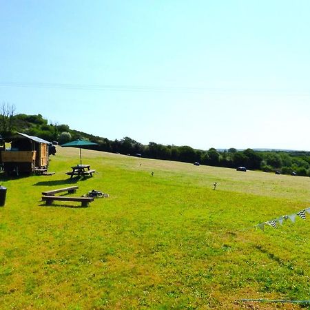 Ffos Wilkin Glamping & Alpacas Hotel Kidwelly Exterior photo
